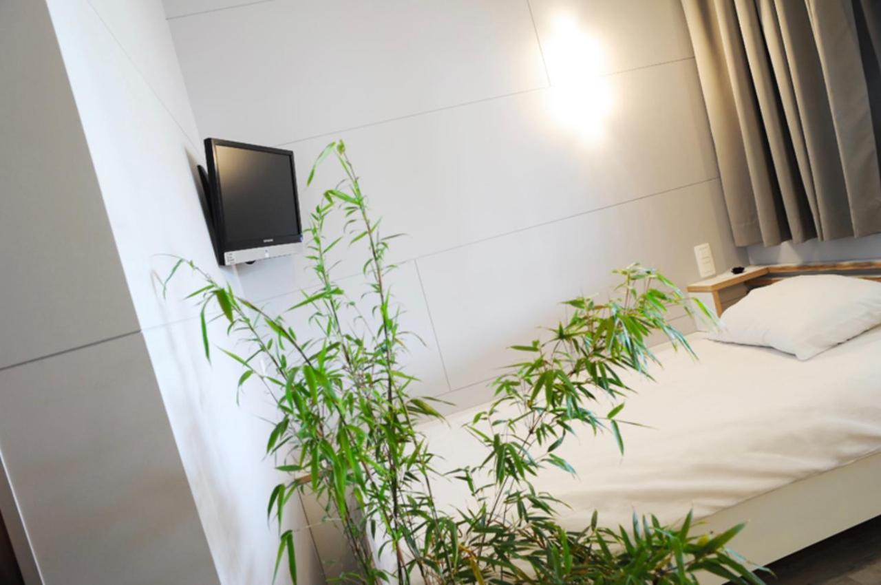 Totalenergies Frit Autentic Habay-La-Neuve ภายนอก รูปภาพ